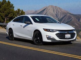 Used 2022 Chevrolet Malibu LS video 2