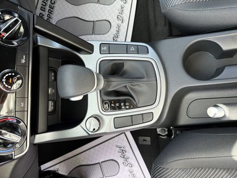 Used 2025 Kia Seltos LX image 19