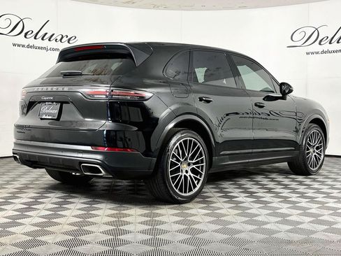 Used 2023 Porsche Cayenne w/ Premium Package AWD/4WD image 6