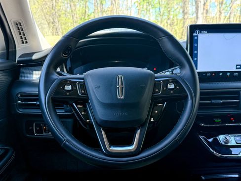 Used 2023 Lincoln Corsair AWD w/ Equipment Group 101A image 37