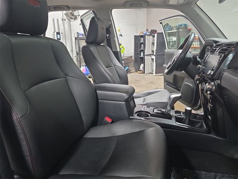 Used 2022 Toyota 4Runner TRD Off-Road Premium image 10