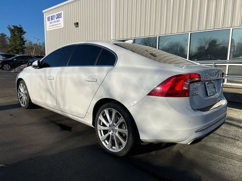 Used 2018 Volvo S60 T5 Inscription image 3