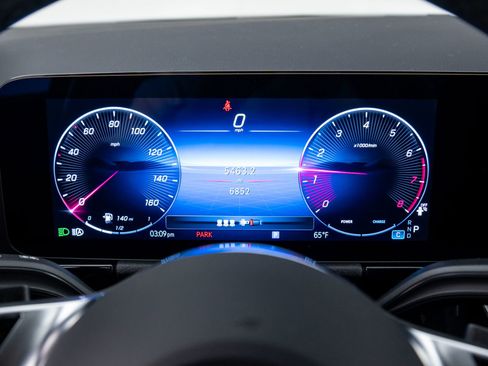 Certified 2025 Mercedes-Benz GLA 250 4MATIC w/ Exclusive Package image 22