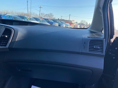 Used 2013 Toyota Venza LE image 16