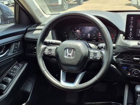 Used 2024 Honda Accord Touring image 7