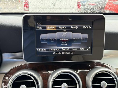 Used 2019 Mercedes-Benz GLC 300 image 24
