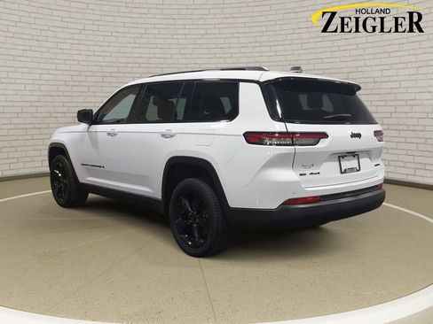 Used 2023 Jeep Grand Cherokee L Limited w/ Black Appearance Package image 7