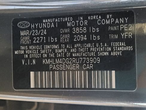 Used 2024 Hyundai Elantra SEL image 33