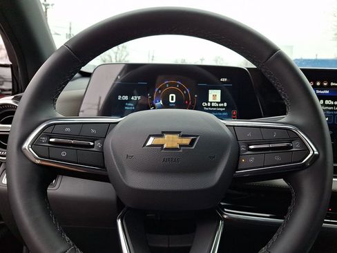 Used 2026 Chevrolet Equinox LT w/ Convenience Package II image 17