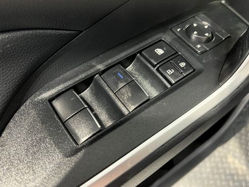 Used 2021 Toyota RAV4 XLE Premium image 29