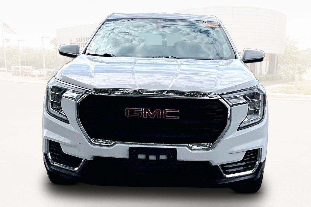 Used 2024 GMC Terrain SLE AWD/4WD image 2