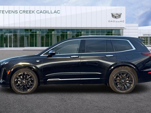 Used 2025 Cadillac XT6 Luxury image 6