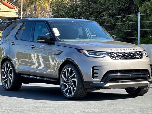 New 2025 Land Rover Discovery Dynamic SE image 7