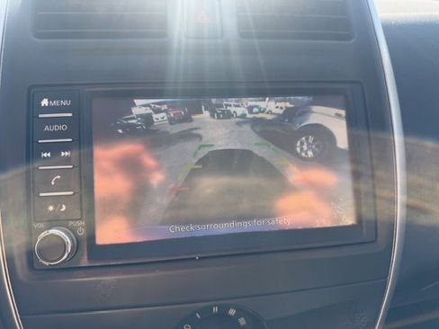 Used 2019 Nissan Versa SV image 9