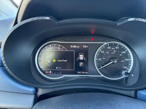 Used 2023 Nissan Versa SV FWD image 35