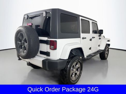 Used 2016 Jeep Wrangler Unlimited Sahara image 9