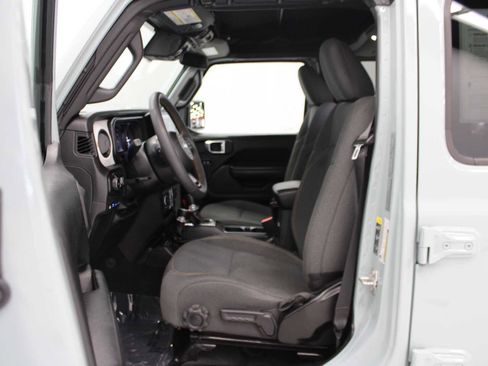 Used 2024 Jeep Wrangler Sport w/ Convenience Group AWD/4WD image 7