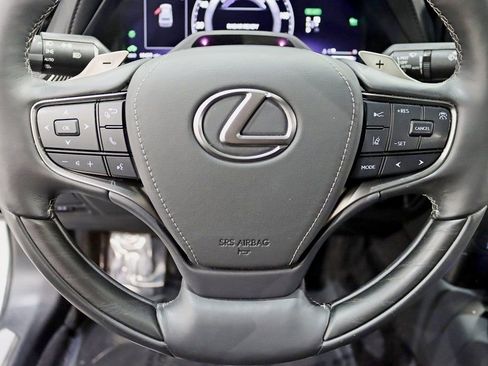 Used 2022 Lexus LS 500h AWD w/ Luxury Package image 17