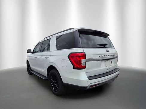 Used 2022 Ford Expedition XLT RWD image 2