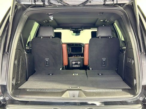 Used 2024 GMC Yukon Denali Ultimate image 16