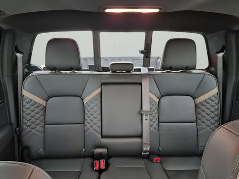 New 2026 GMC Canyon Denali w/ LPO, Denali Black Edition AWD/4WD image 48