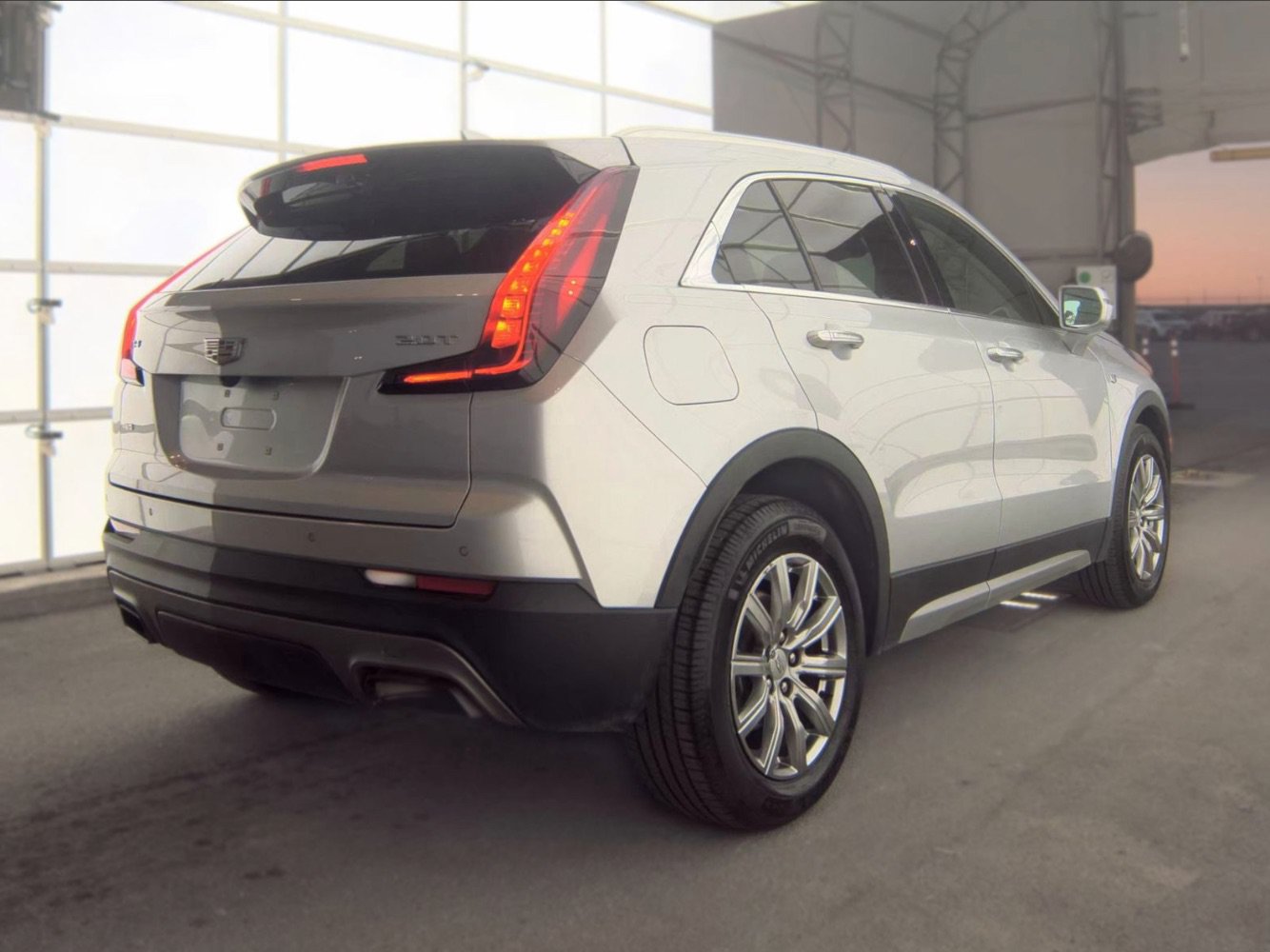 Used 2019 Cadillac XT4 Premium Luxury w/ Enhanced Visibility Package AWD/4WD image 4