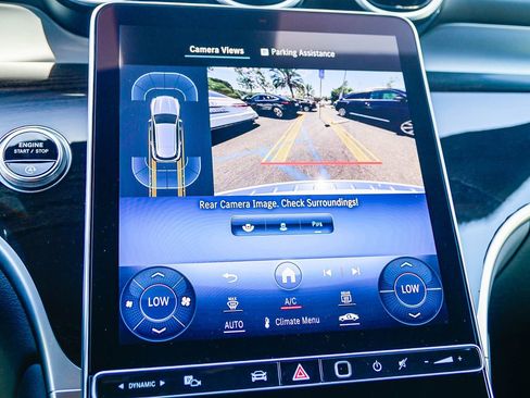 Used 2024 Mercedes-Benz GLC 300 image 25