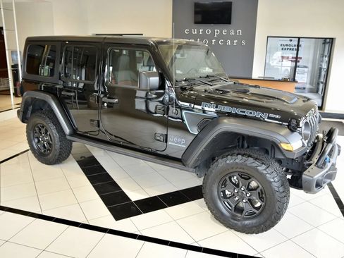 Used 2023 Jeep Wrangler Unlimited Rubicon 4xe AWD/4WD image 7