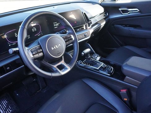 Used 2025 Kia Sportage EX image 26