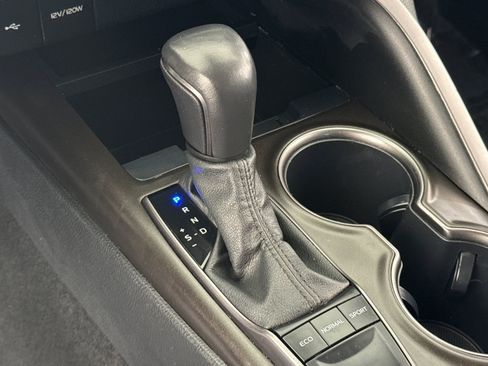 Used 2023 Toyota Camry SE FWD image 16