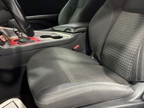 Used 2019 Dodge Challenger SXT RWD image 18
