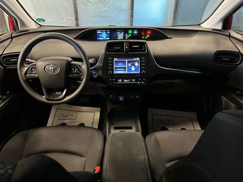 Used 2021 Toyota Prius LE w/ Carpet Mat Package (TMS) AWD/4WD image 9