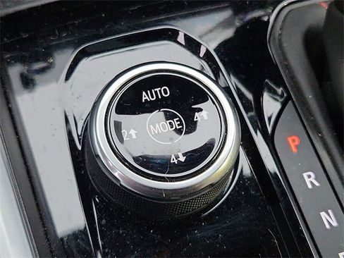 Certified 2024 Chevrolet Colorado Z71 w/ Z71 Convenience Package 2 image 24