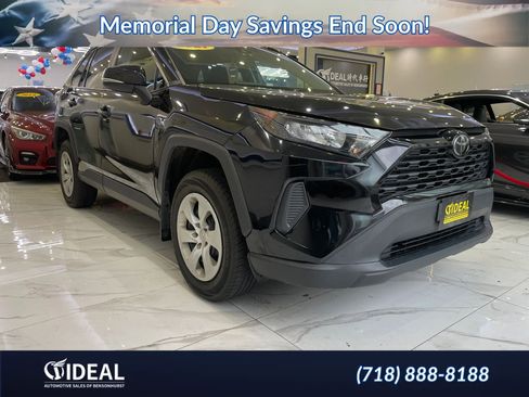 Used 2021 Toyota RAV4 LE AWD/4WD image 1