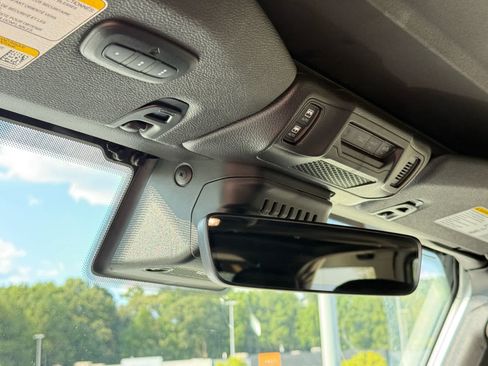 Used 2025 Jeep Wrangler Unlimited Rubicon AWD/4WD image 26