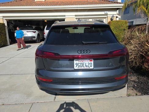 Used 2023 Audi e-tron Premium Plus w/ Premium Plus Package image 5