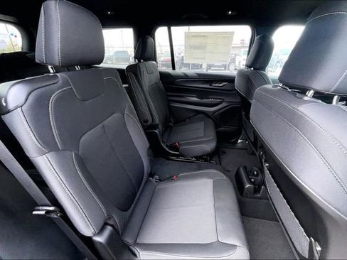 New 2026 Jeep Grand Cherokee L Laredo AWD/4WD image 27