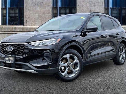 Certified 2025 Ford Escape ST-Line AWD/4WD image 2