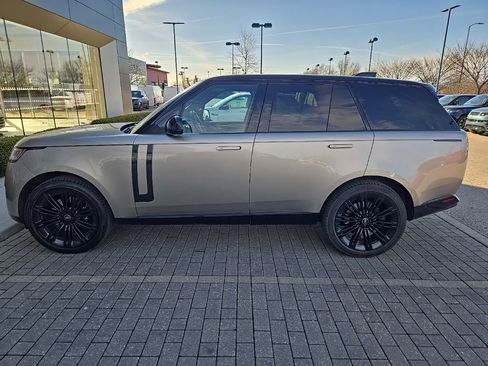 Used 2023 Land Rover Range Rover SE image 8