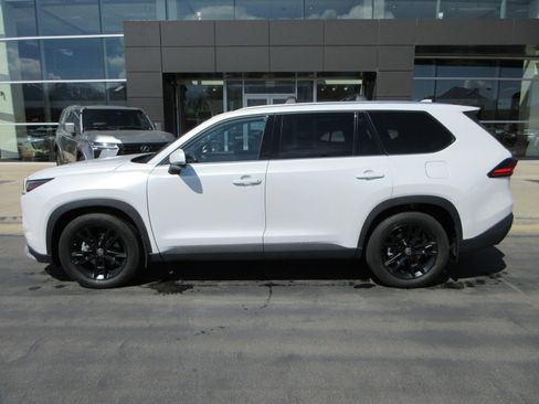 Used 2024 Toyota Grand Highlander AWD Hybrid image 3