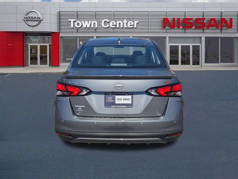 New 2025 Nissan Versa SR w/ Trunk Package FWD image 7