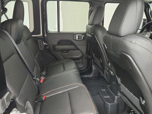 Used 2025 Jeep Wrangler Unlimited Rubicon 392 AWD/4WD image 22
