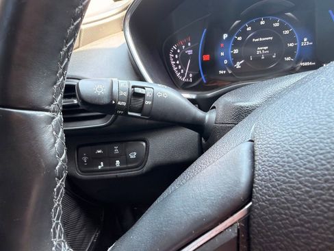 Used 2020 Hyundai Santa Fe Limited image 35