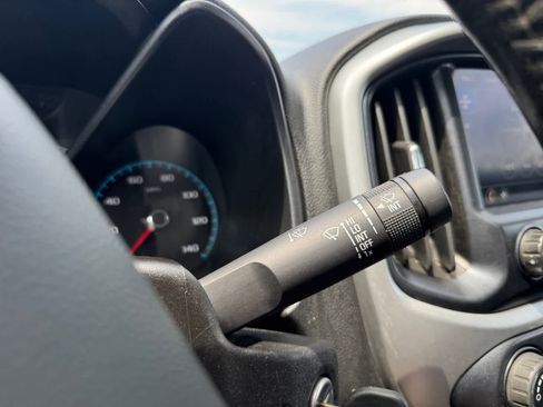 Used 2020 Chevrolet Colorado LT w/ Safety Package RWD image 16