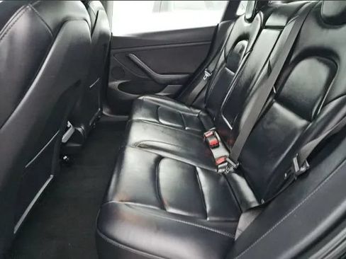 Used 2022 Tesla Model 3 Standard Range RWD image 4