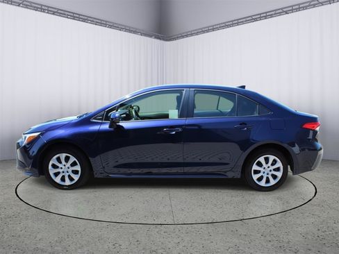 Used 2026 Toyota Corolla LE FWD image 5