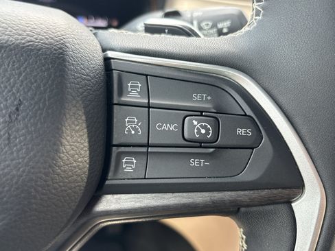 Used 2024 Jeep Grand Cherokee L Limited RWD image 24