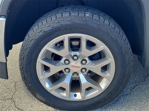 Used 2018 GMC Sierra 1500 SLT image 9