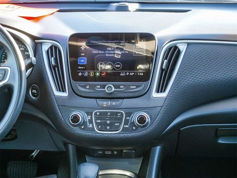 Used 2022 Chevrolet Malibu LT image 15