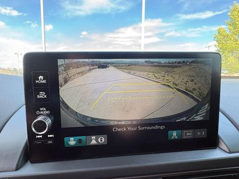 Used 2025 Honda Pilot TrailSport image 24